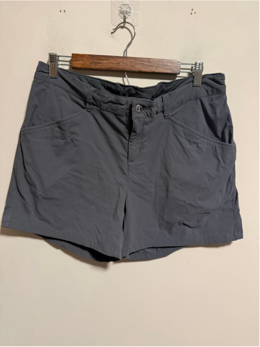 Patagonia Quandary Hiking Outdoor Shorts Forge Gray Dark 5"- Size 12 Women